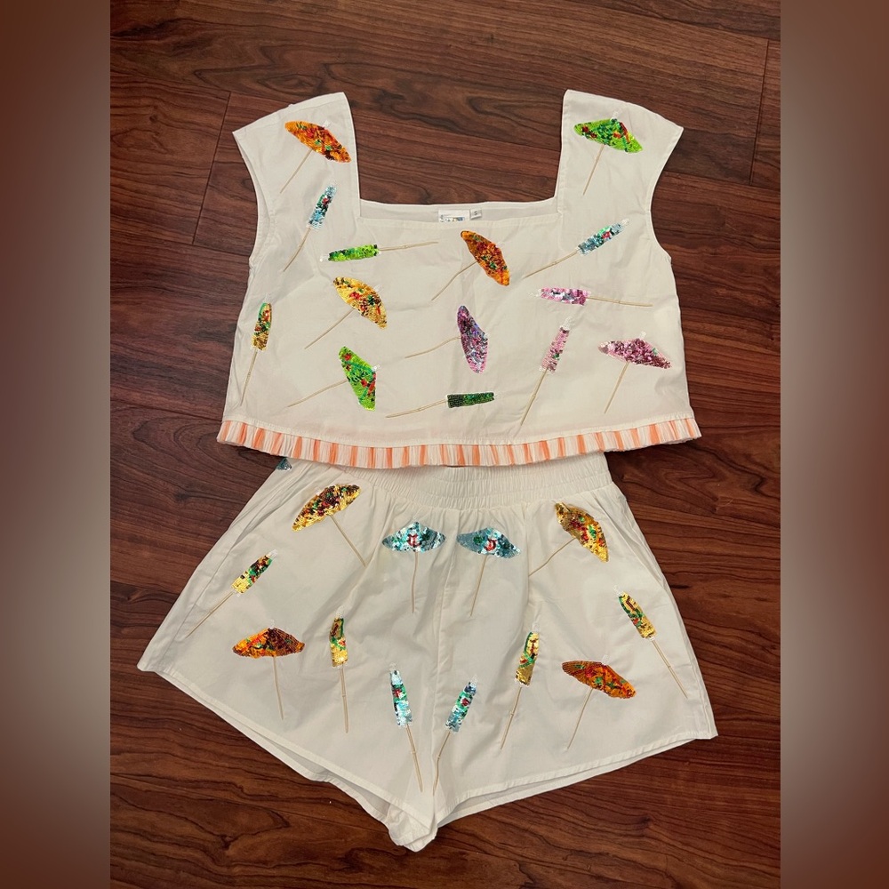 QOS size small NWT umbrella set